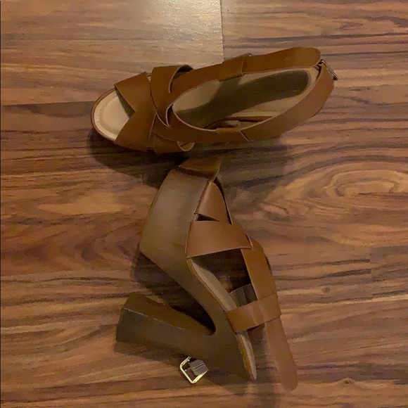 Ladies platform - Picture 4 of 5